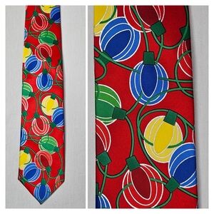 Hallmark Holiday Traditions Christmas tie with colorful design of lights